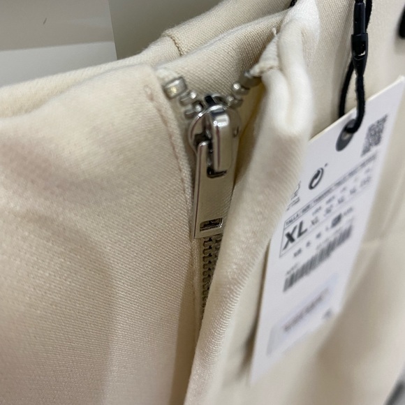 Zara cream pencil line pants. - Picture 4 of 4